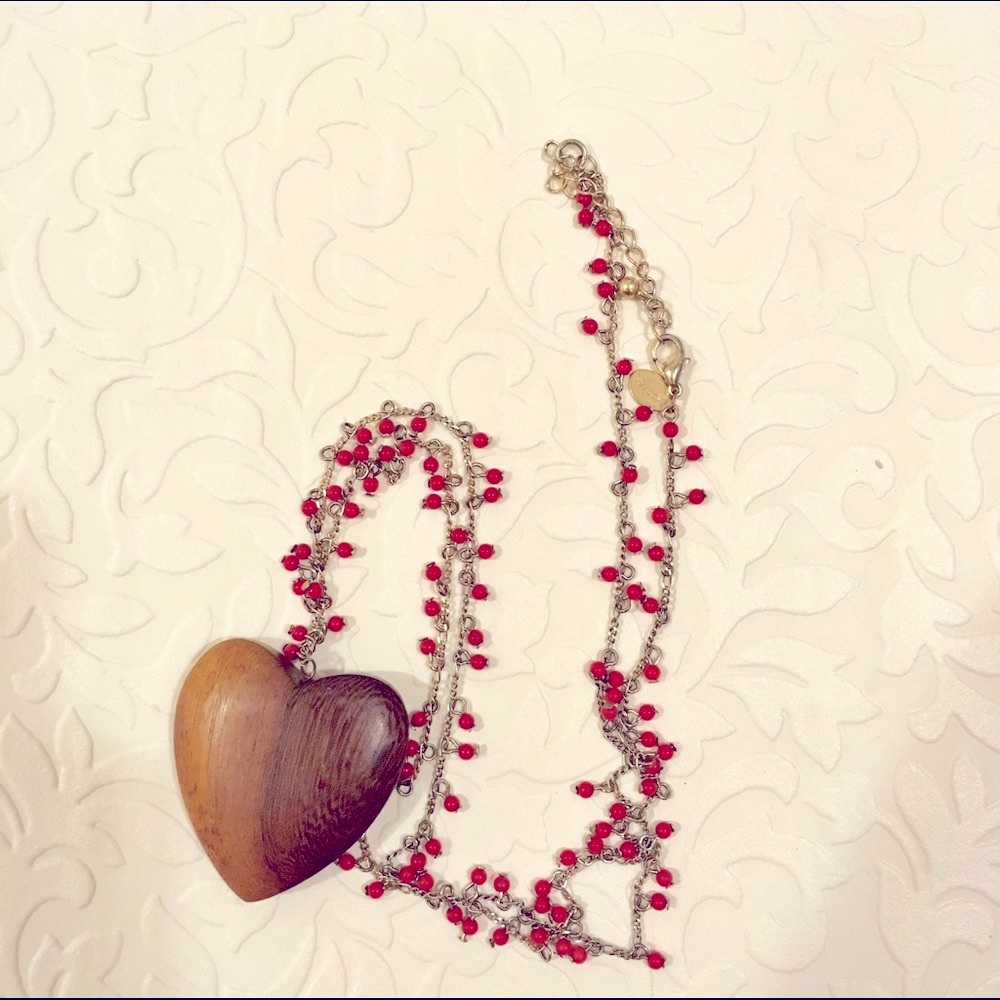 Express heart bead wood necklace